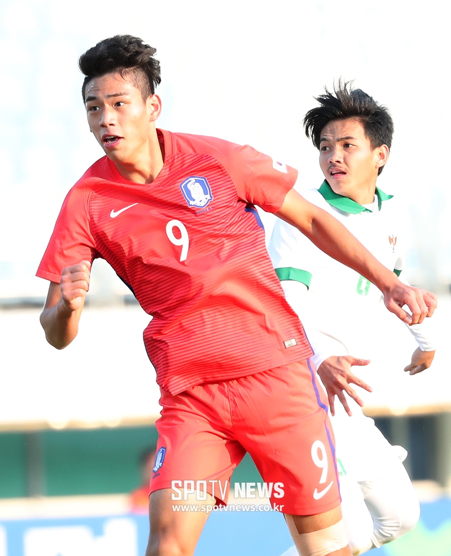 [포토S] 헤딩슛 성공 시키는 오세훈