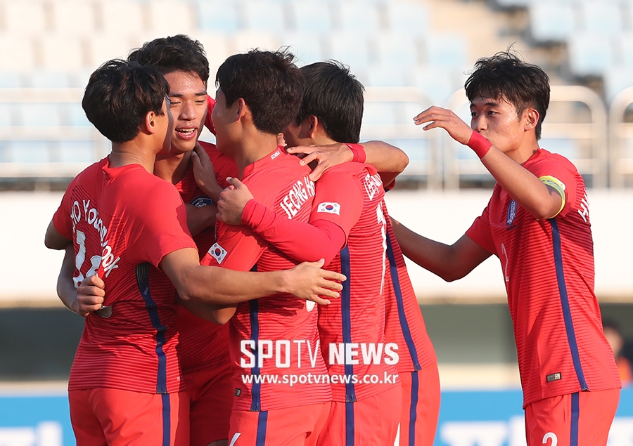 [포토S] 오세훈 득점에 기뻐하는 U-19 대표팀