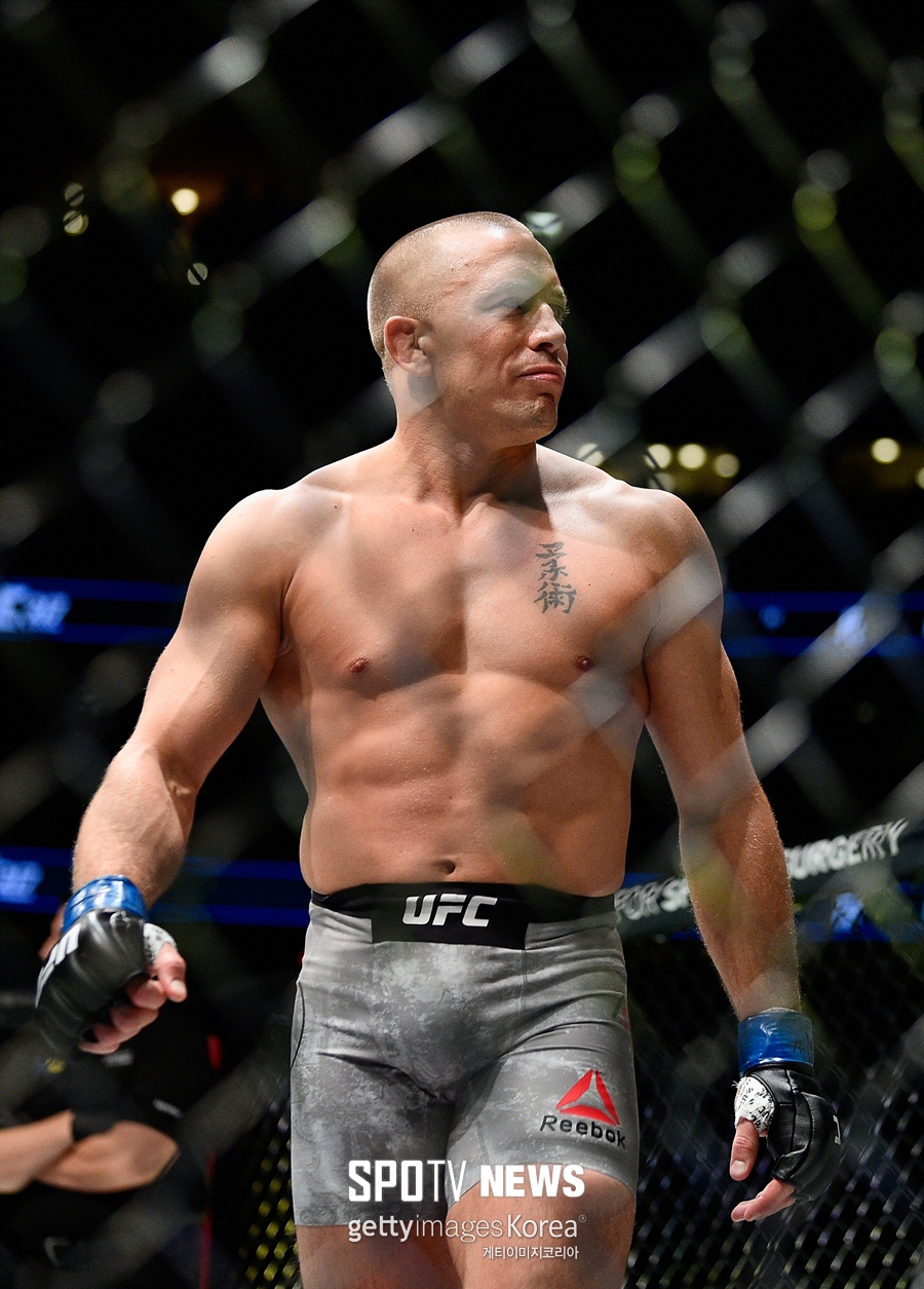 [오늘의 UFC] 생피에르, 비스핑 꺾고 미들급 챔피언 등극