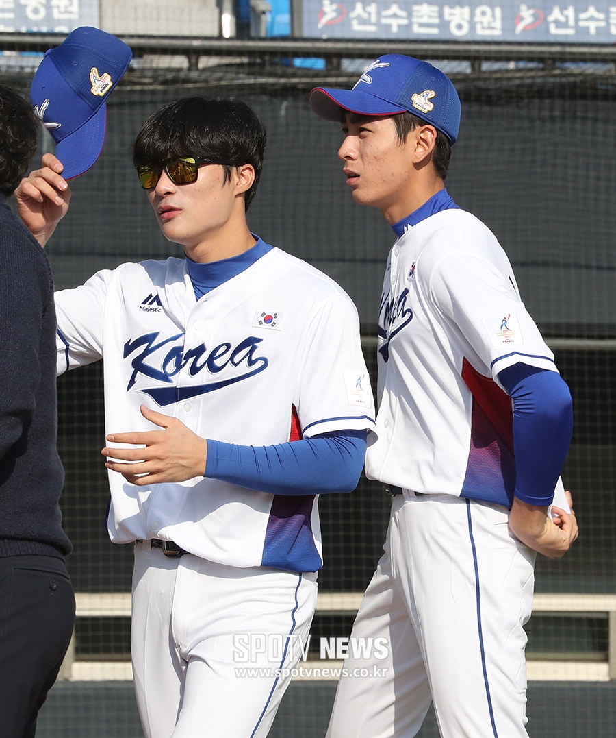 [포토S] 국가대표 유니폼 입은 김하성과 이정후