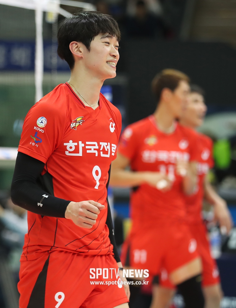 [포토S] 미소 짓는 김인혁