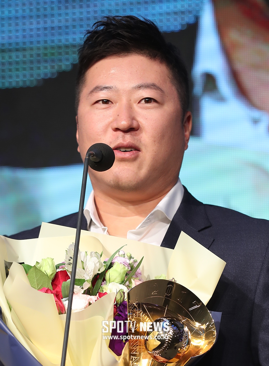 [포토S] 소감 말하는 최형우