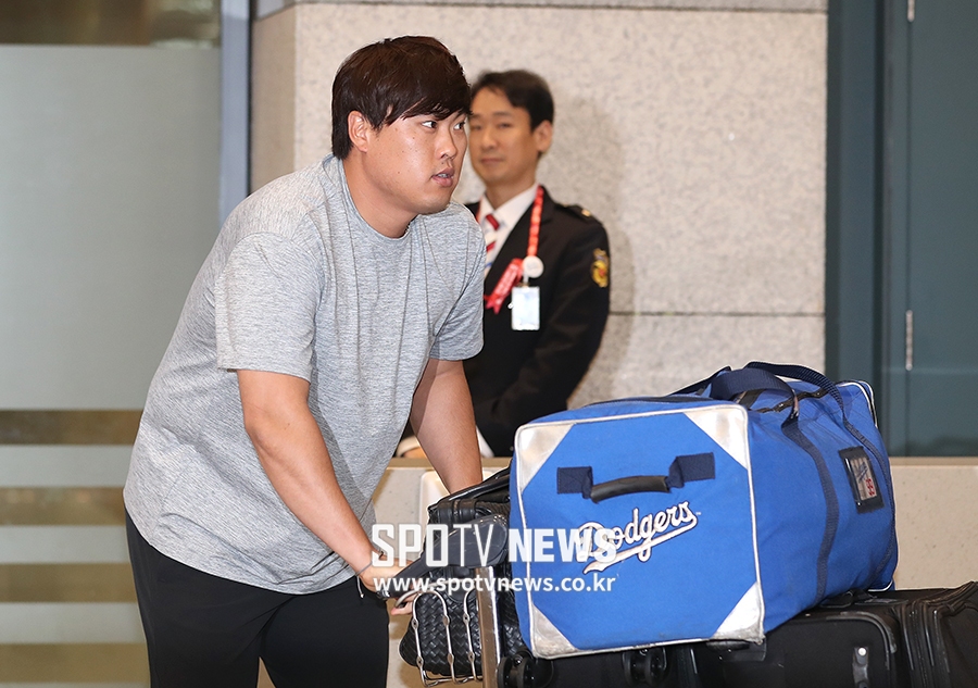 [포토S] 입국장 빠져나오는 류현진