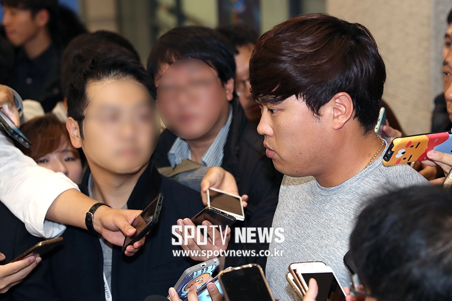 [포토S] 귀국 인터뷰 하는 류현진