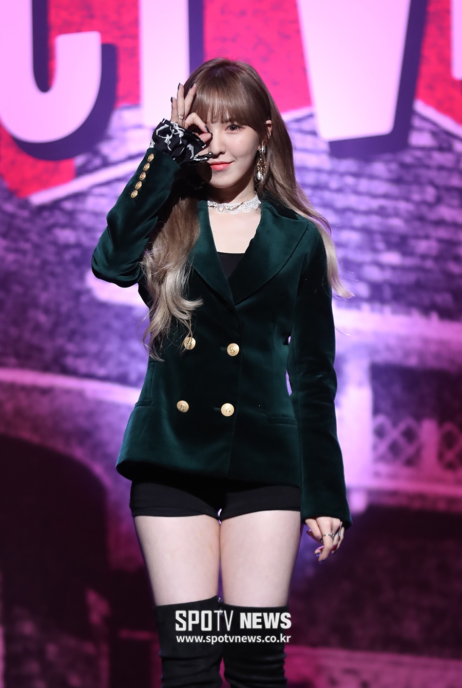 [포토S] 레드벨벳 웬디, 피카부 포즈 귀엽게