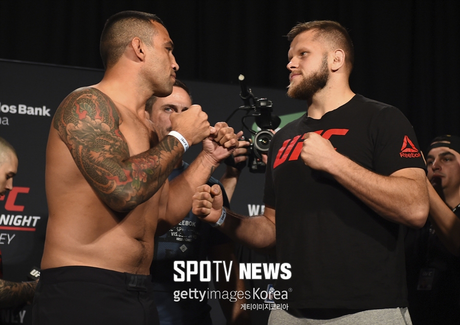 [UFC 계체 영상] 베우둠, 부메랑도 '해피 페이스'도 없었다