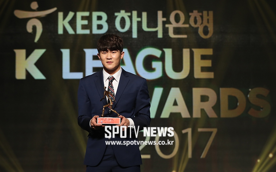 [포토S] 영플레이어상 수상한 김민재