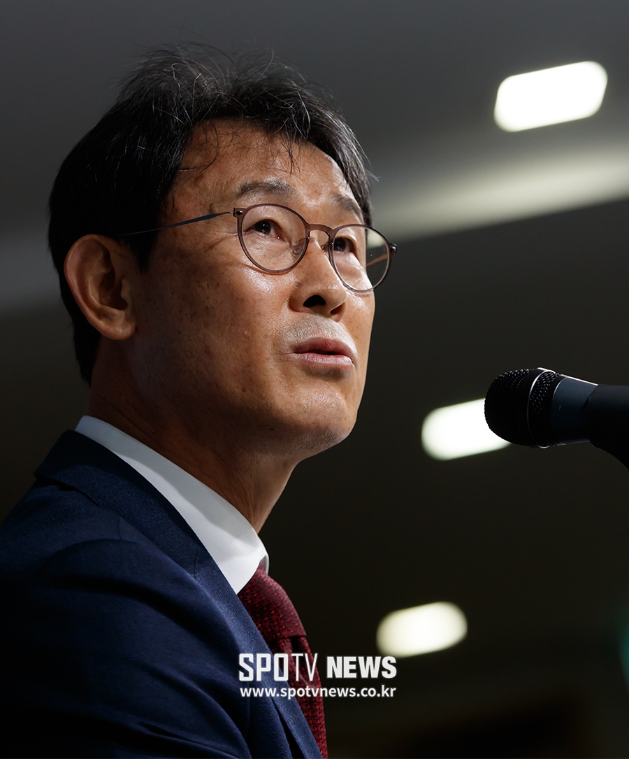 [포토S] 윤덕여 감독, '동아시안컵을 향해'