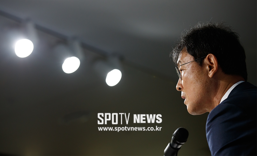 [포토S] 윤덕여 감독, '여자축구 희망을 향해'