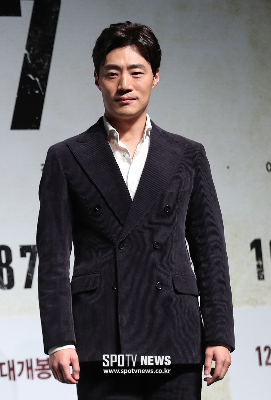 [포토S] 포즈 취하는 배우 이희준