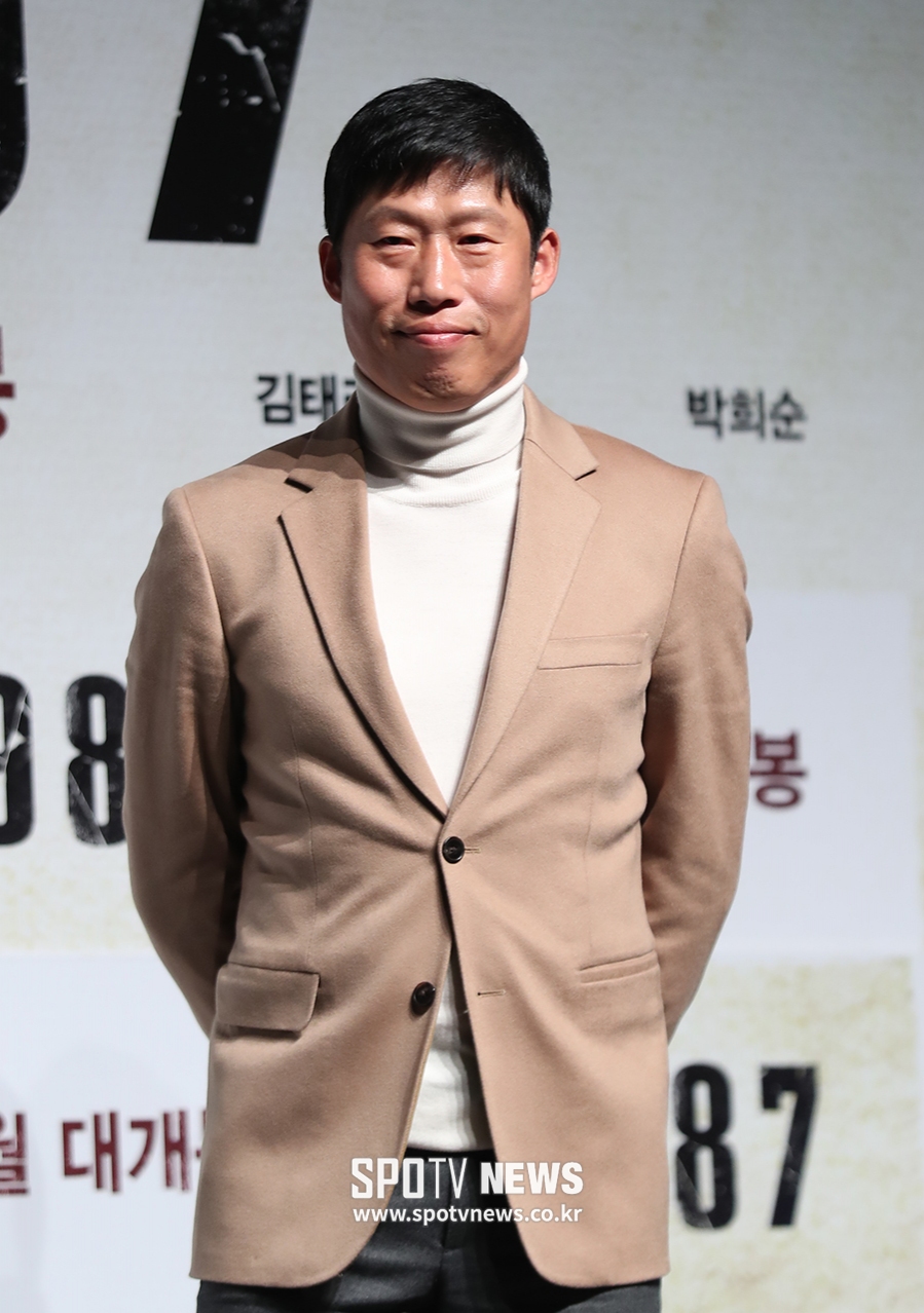 [포토S] 포즈 취하고 있는 배우 유해진