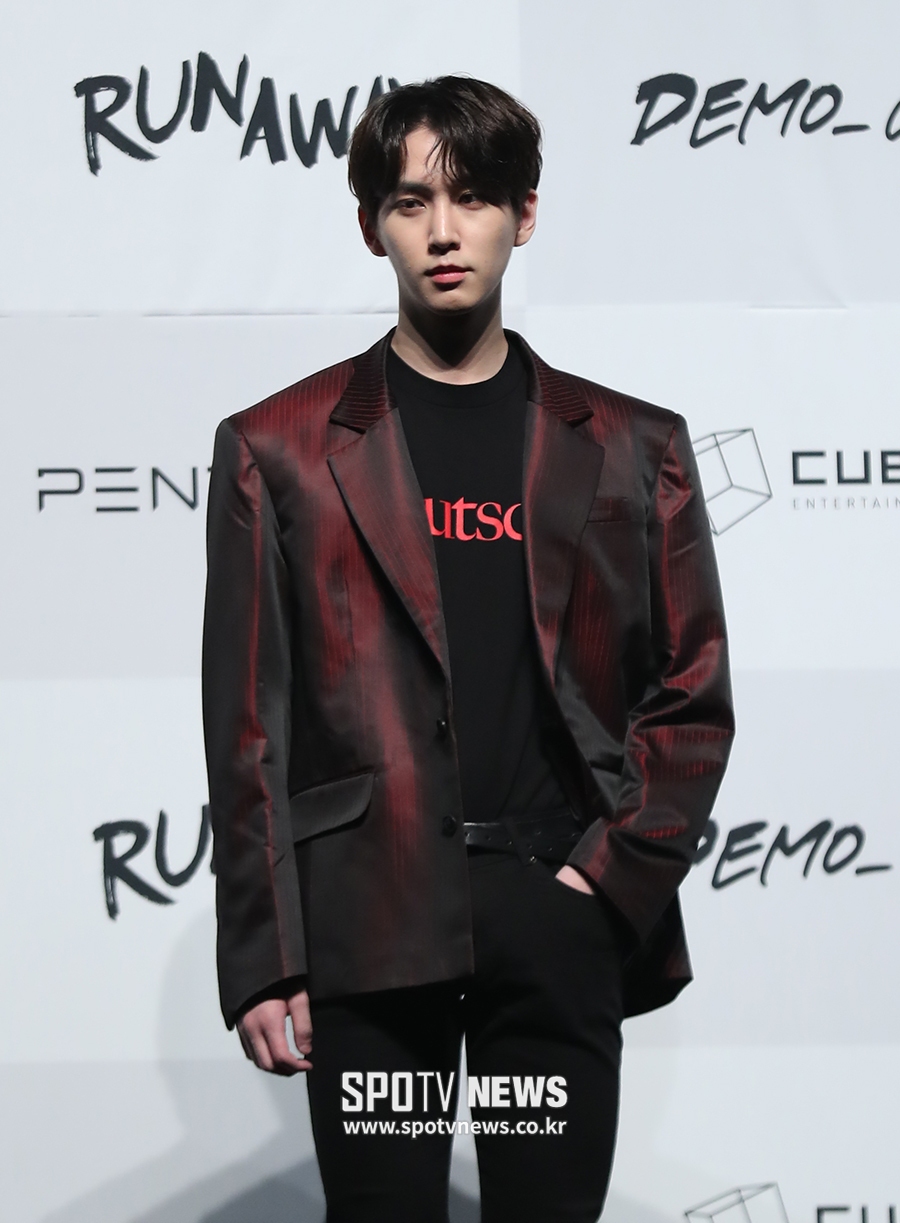 [포토S] 포즈 취하는 펜타곤 신원