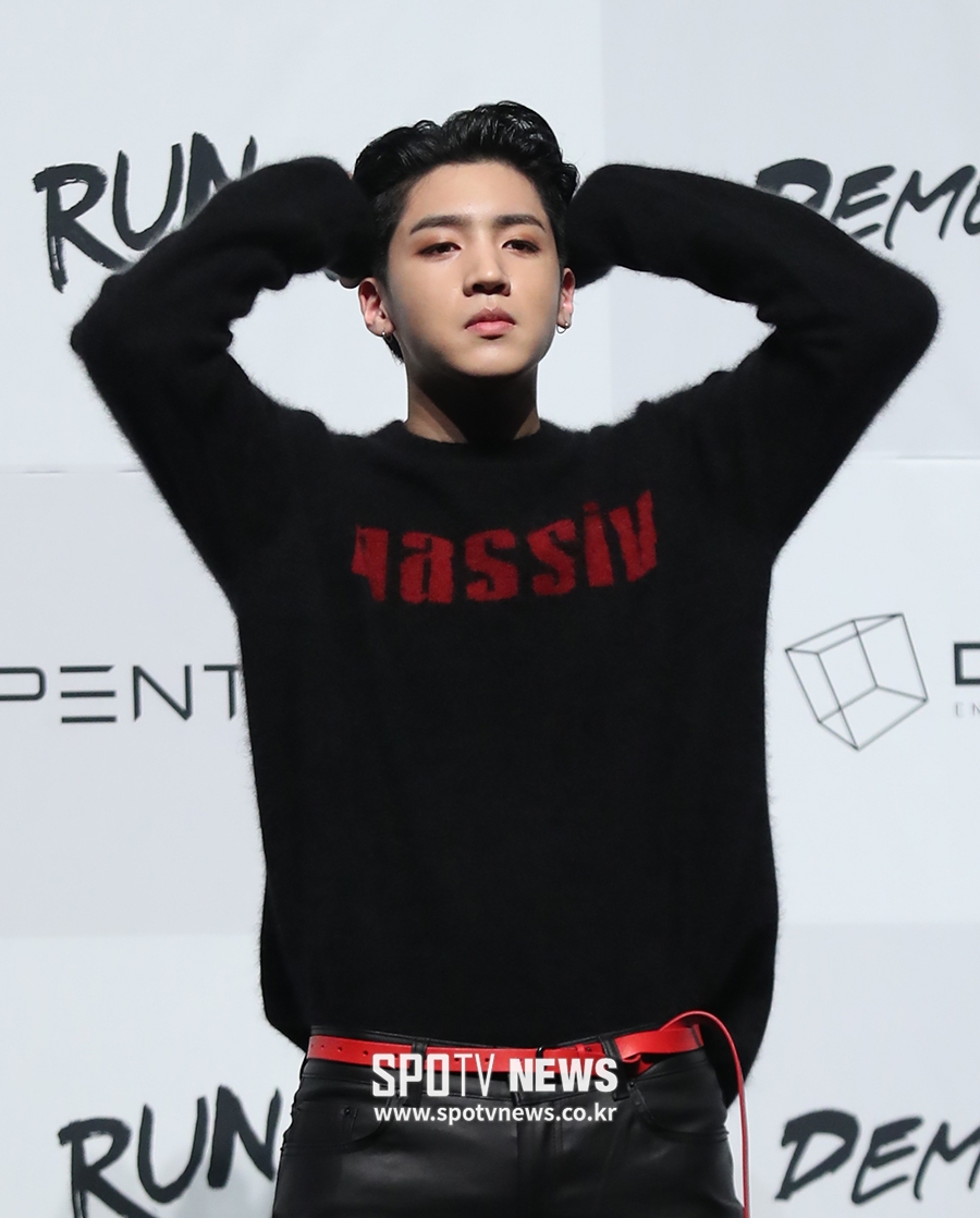 [포토S] 펜타곤 우석, 런웨이 모델처럼