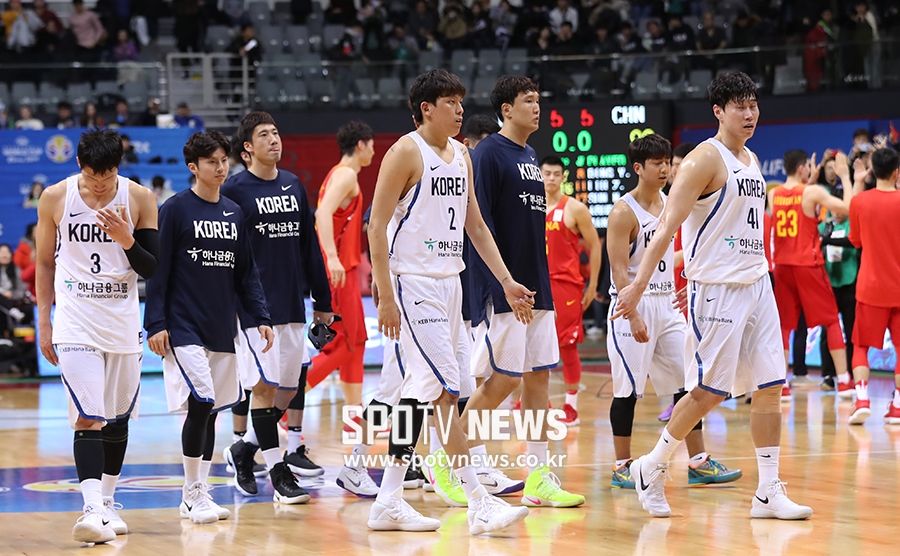 [포토S] 농구 대표팀, 아쉬운 발걸음