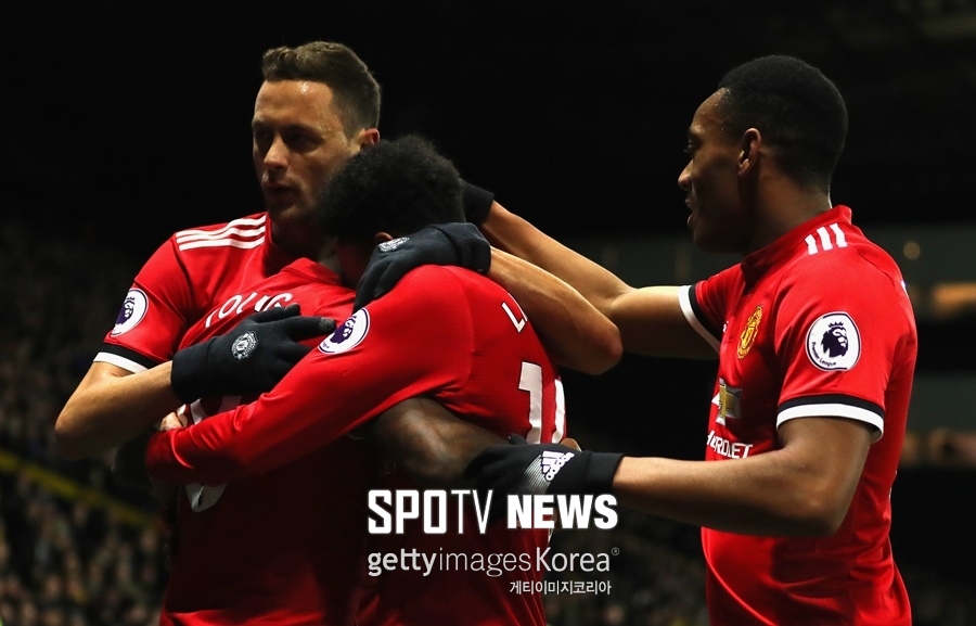 [EPL 3줄 요약] 애슐리 영 2골, 맨유 왓포드 꺾고 3연승