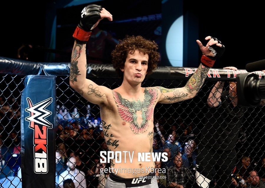 [오늘의 UFC] 리코 몬타뇨 TUF 우승…초대 여성 플라이급 챔피언