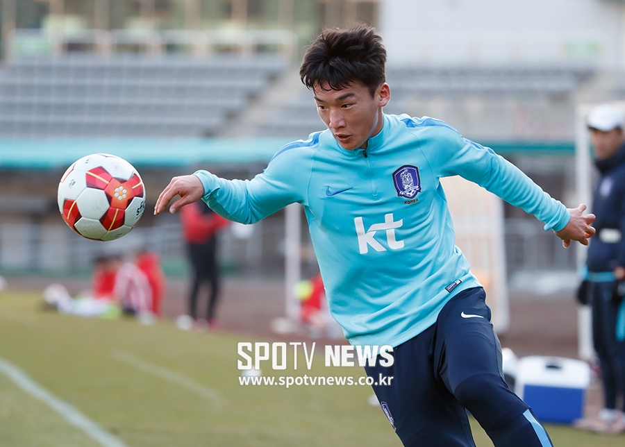 [포토S] 볼 살려내는 김민우