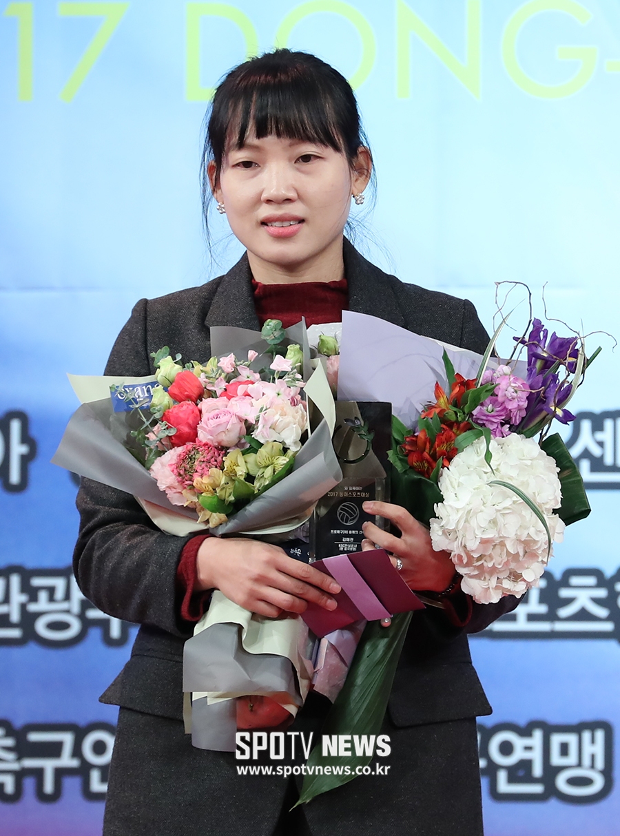 [포토S] 올해의 여자배구 선수상 수상한 김해란