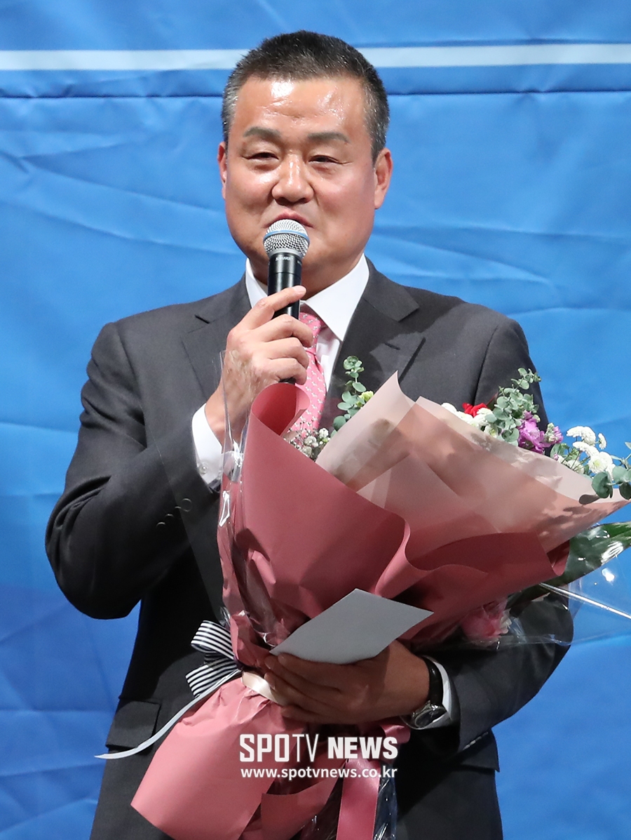 [포토S] 수상 소감 말하는 장채근 감독