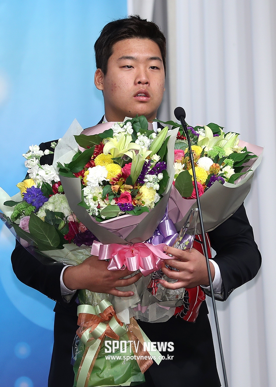 [포토S] 수상 소감 말하는 강백호