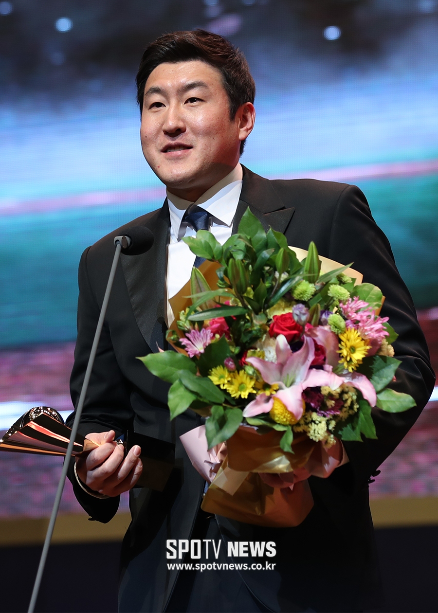 [포토S] 유한준, 페어플레이상 수상