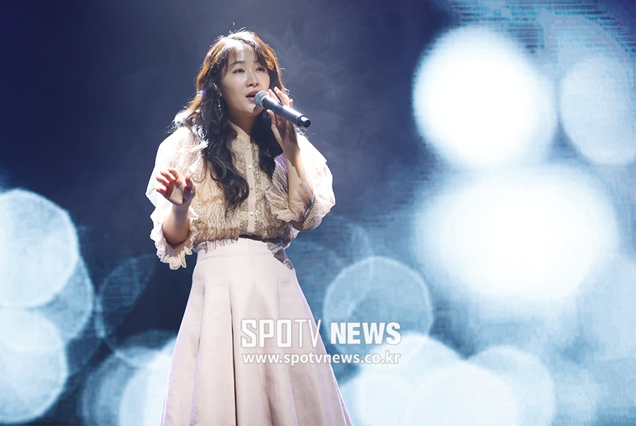 [영상] 추운 날씨에 위로가 되는 소유(SOYOU)의 '좋은 사람'
