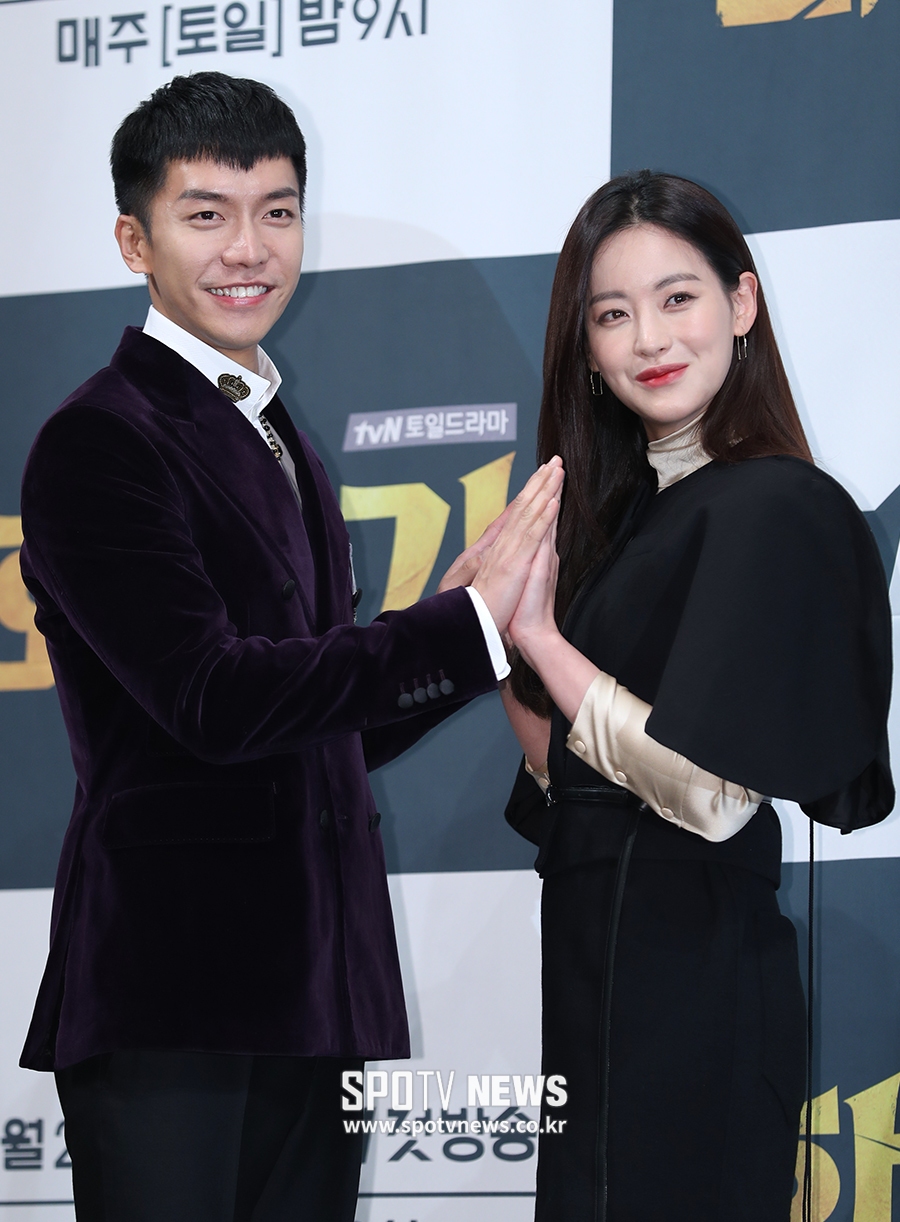 [포토S] 이승기-오연서, 손오공과 삼장의 피날레 포즈