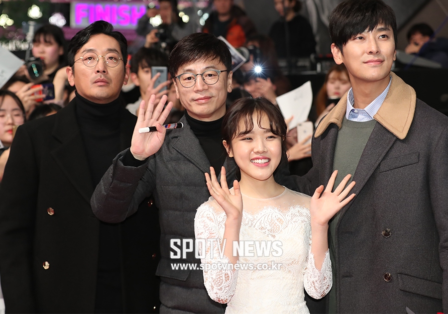 [포토S] 배우들과 레드카펫에 오른 김용화 감독