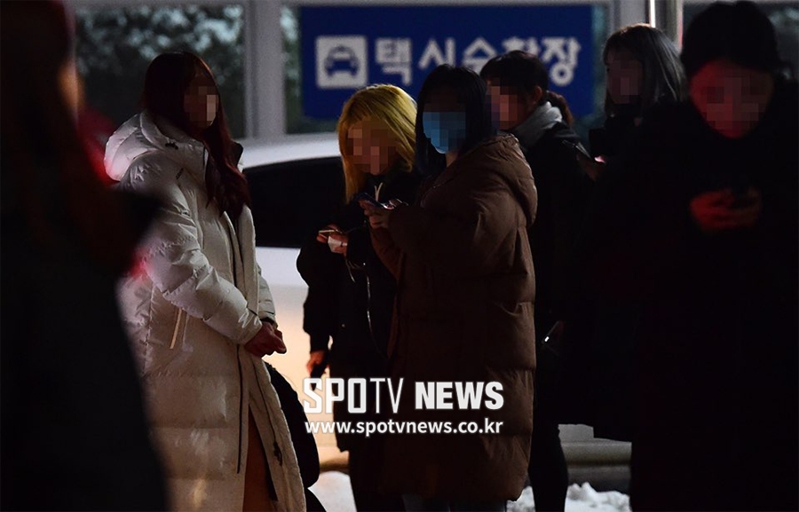 [포토S] 샤이니 종현 사망, 응급실로 모여든 팬들