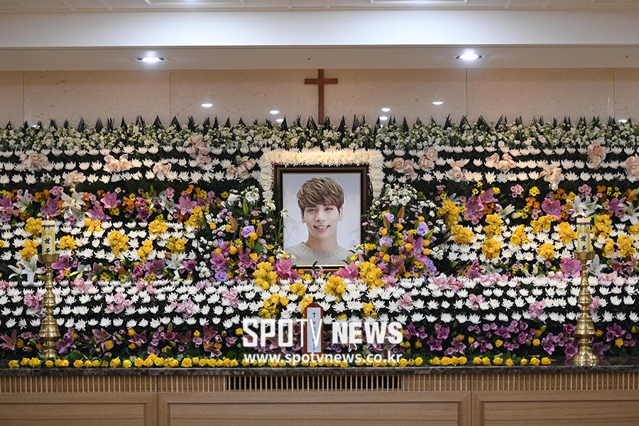 [포토S] 서울아산병원에 마련된 고 샤이니 종현 빈소