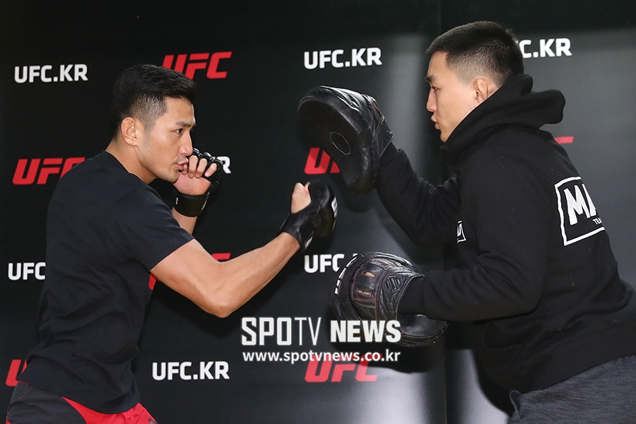 [포토S] 공개 훈련 갖는 강경호