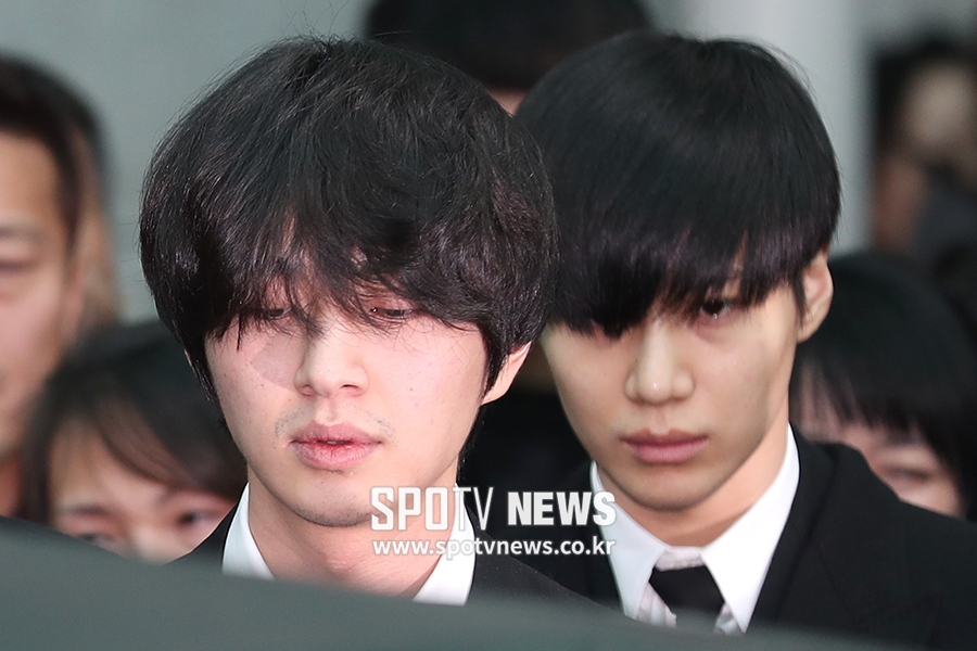 [포토S] 온유-태민, '고 종현 발인' 깊은 슬픔