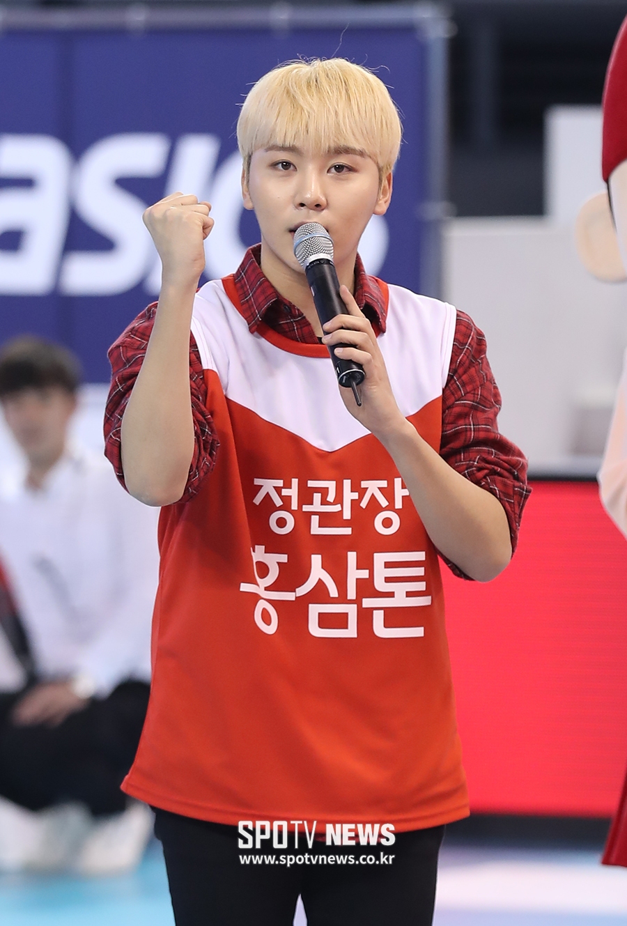 [포토S] 세븐틴 승관, '인삼공사 배구단 파이팅'