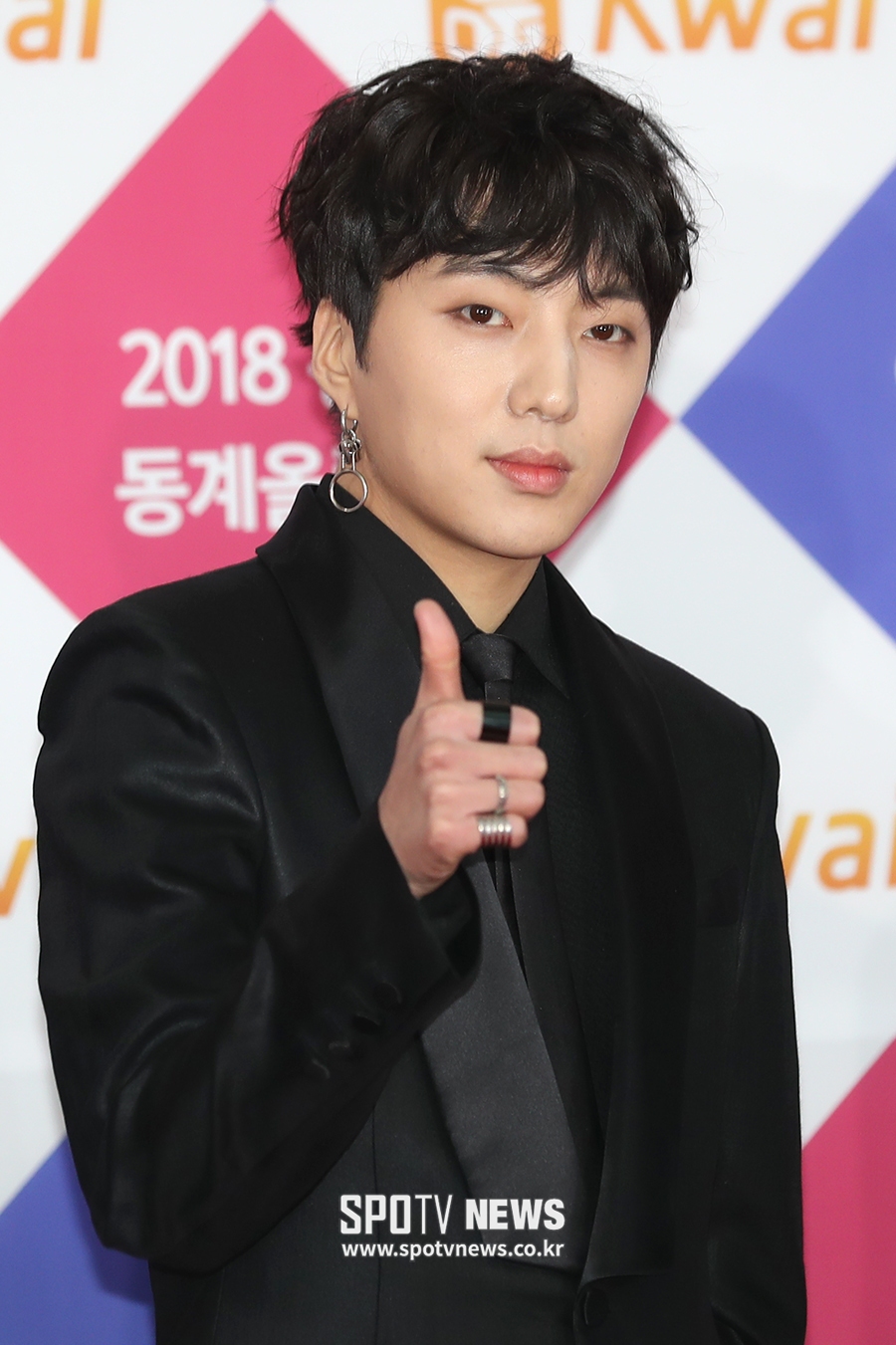 [포토S] 포즈 취하는 위너 강승윤