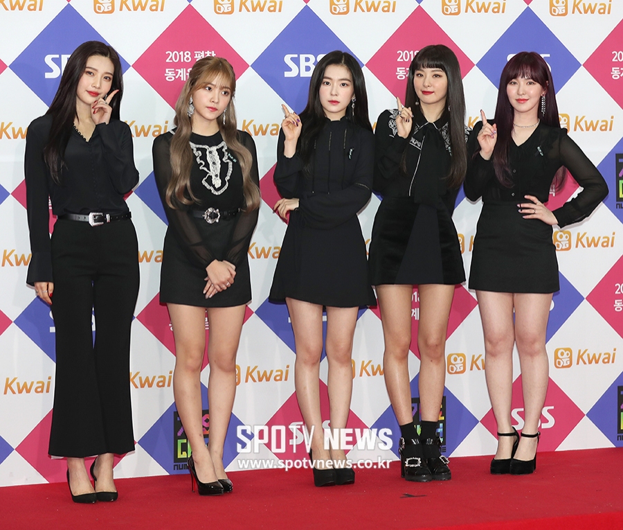 [포토S] 레드벨벳, 검은 리본 달고 가요대전 참석