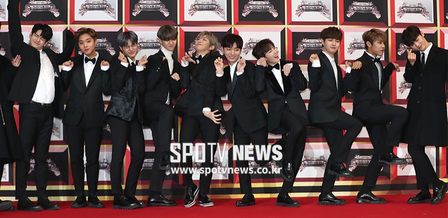 [포토S] 워너원, 시상식장 막내들의 '깨방정'