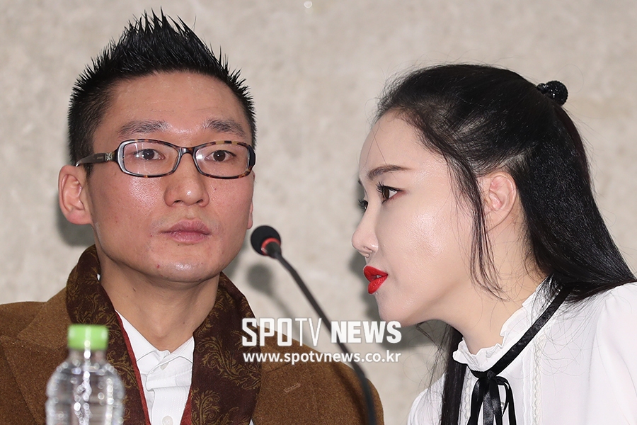 [포토S] 귓속말 나누는 왕진진-낸시랭