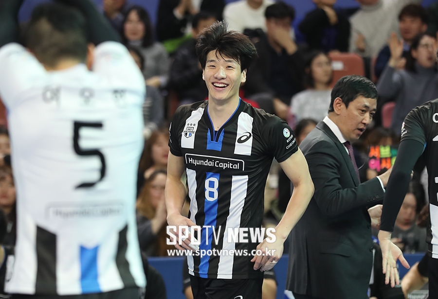 [포토S] 밝게 웃는 송준호