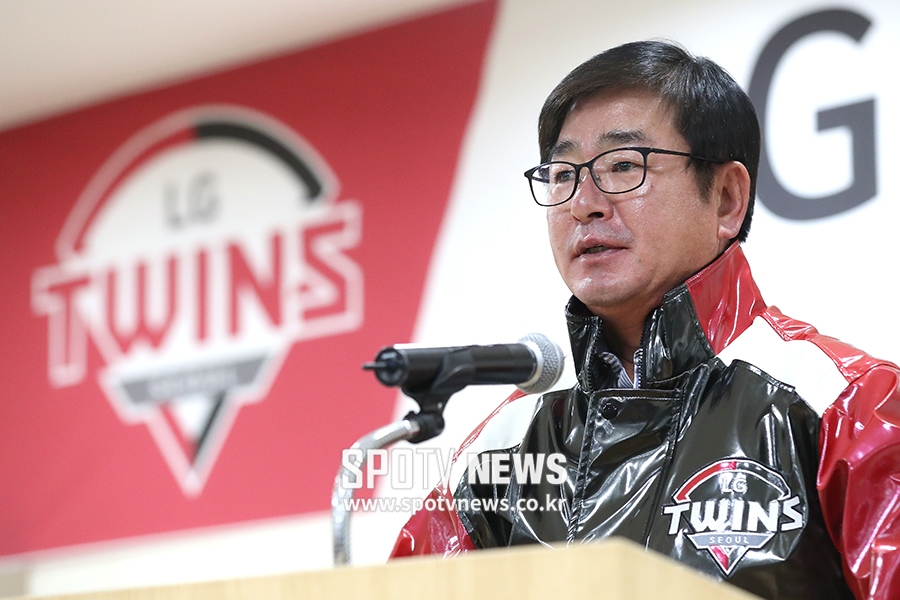 [포토S] 선수들에게 당부하는 류중일 감독