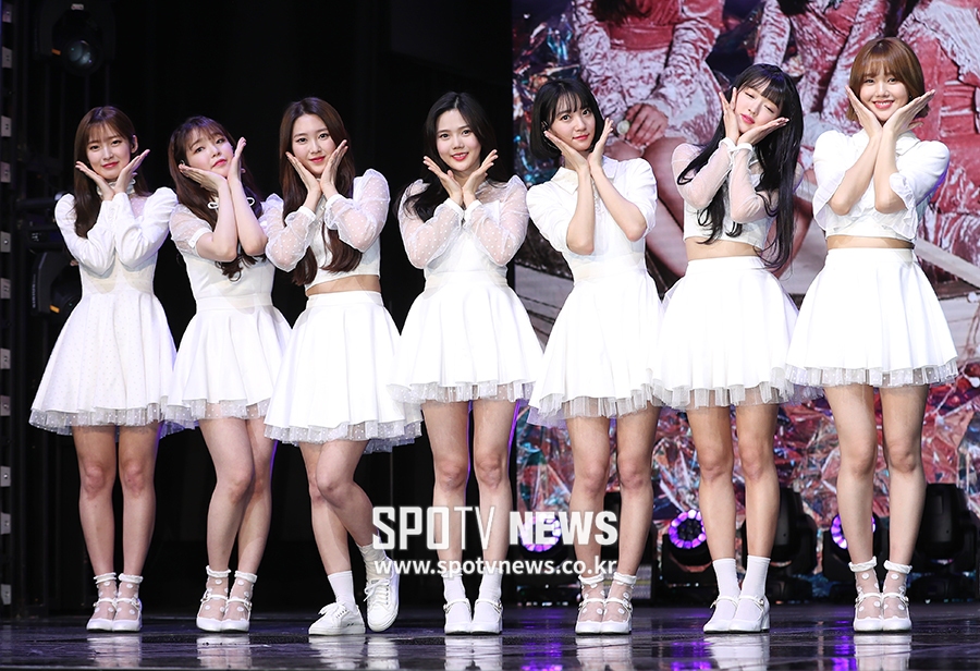 [포토S] 오마이걸, 깜찍한 꽃받침~