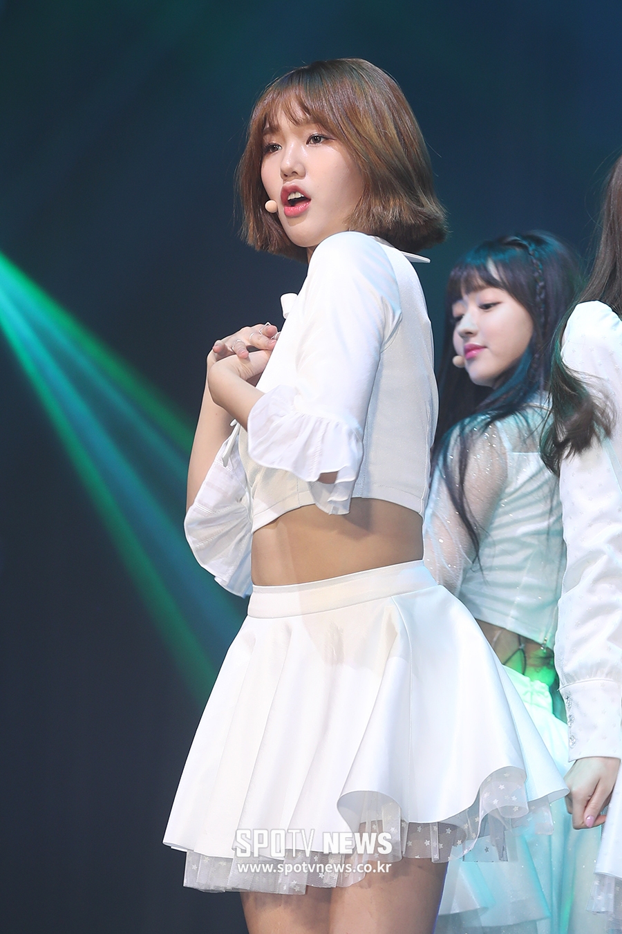 [포토S] 오마이걸 미미, 섹시한 허리 라인