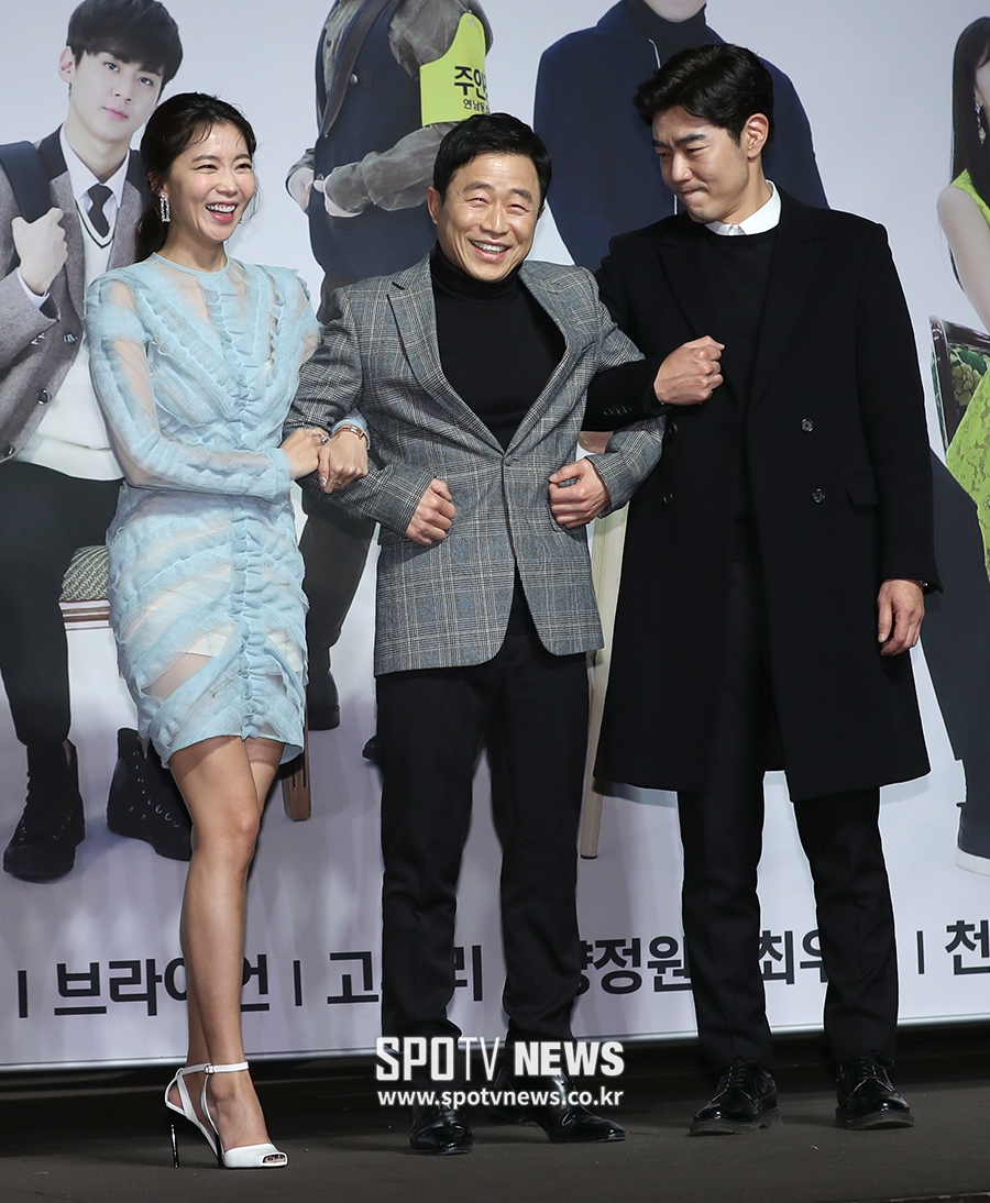 [포토S] 이문식, '연행 아닙니다'