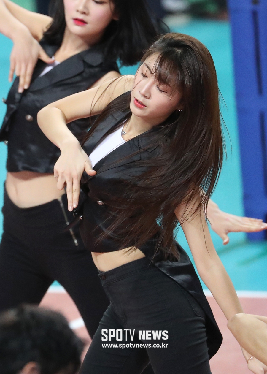 [포토S] 치어리더 안지현, 가시나 춤도 완벽하게