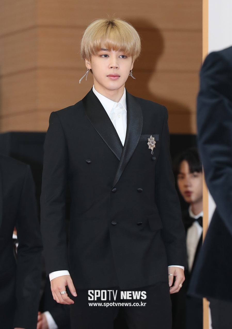 [포토S] 포토월 오르는 방탄소년단 지민