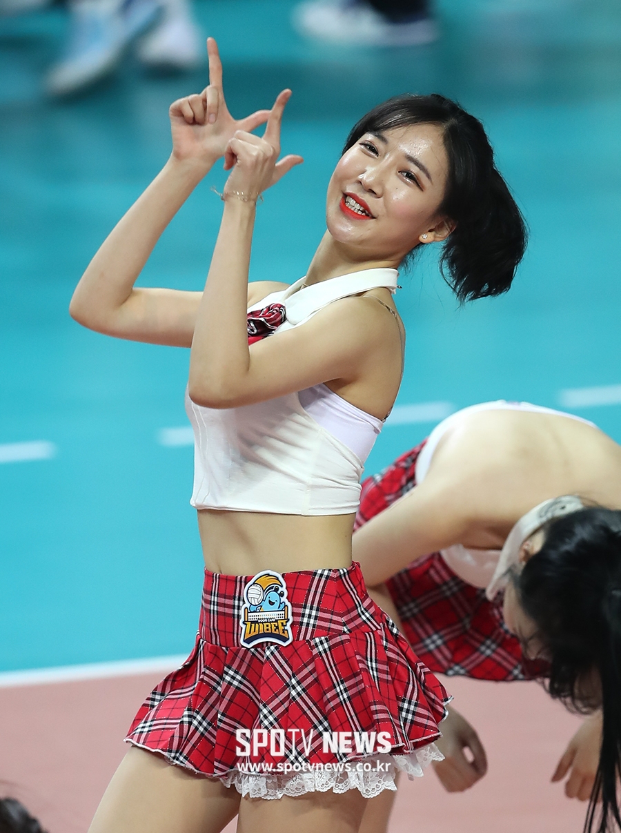 [포토S] 치어리더 박한솔, 사랑의 총알을 빵