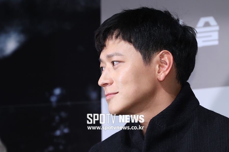 [포토S] 강동원, 명품 콧날 반짝