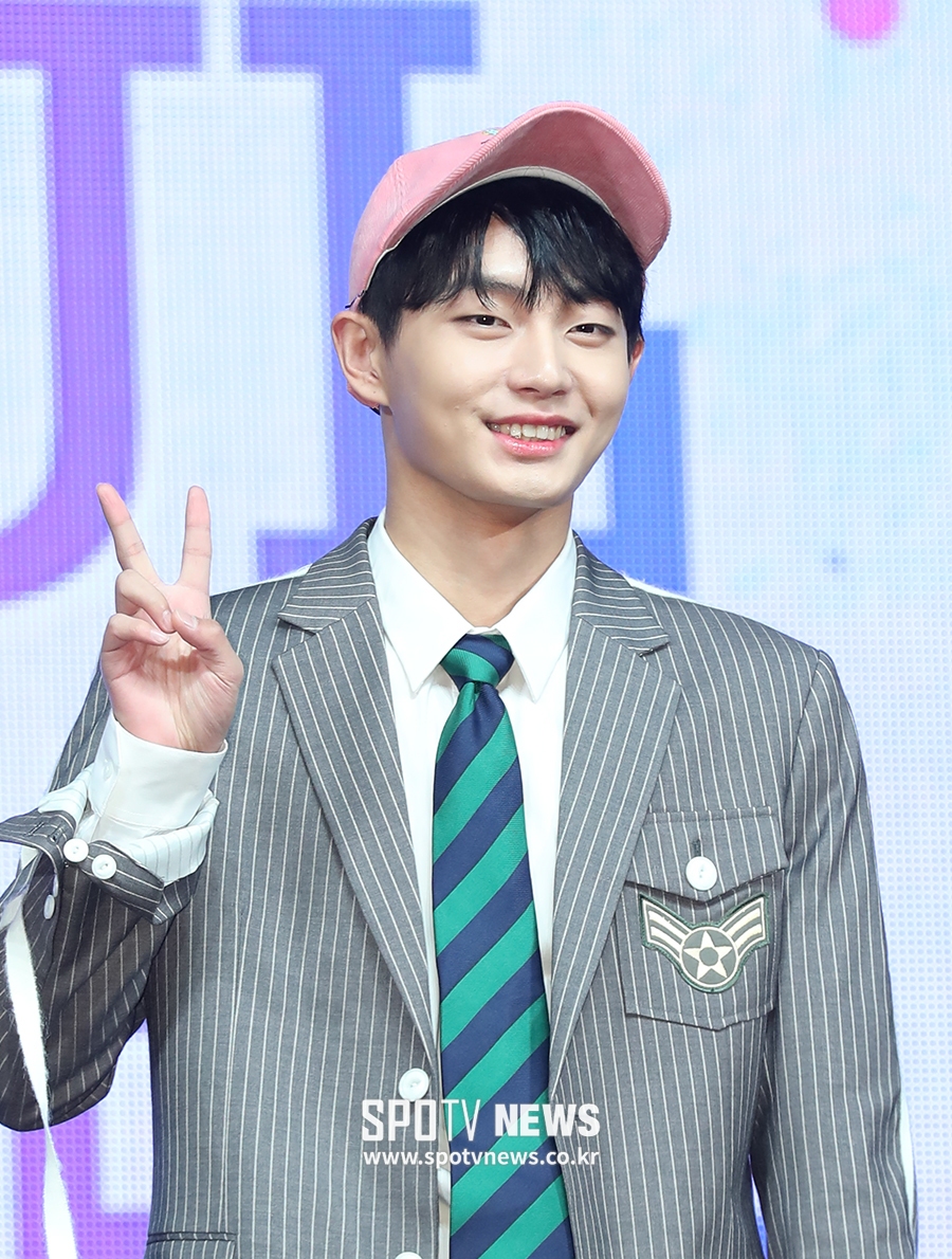 [포토S] JBJ 김용국, 핫한 핑크캡