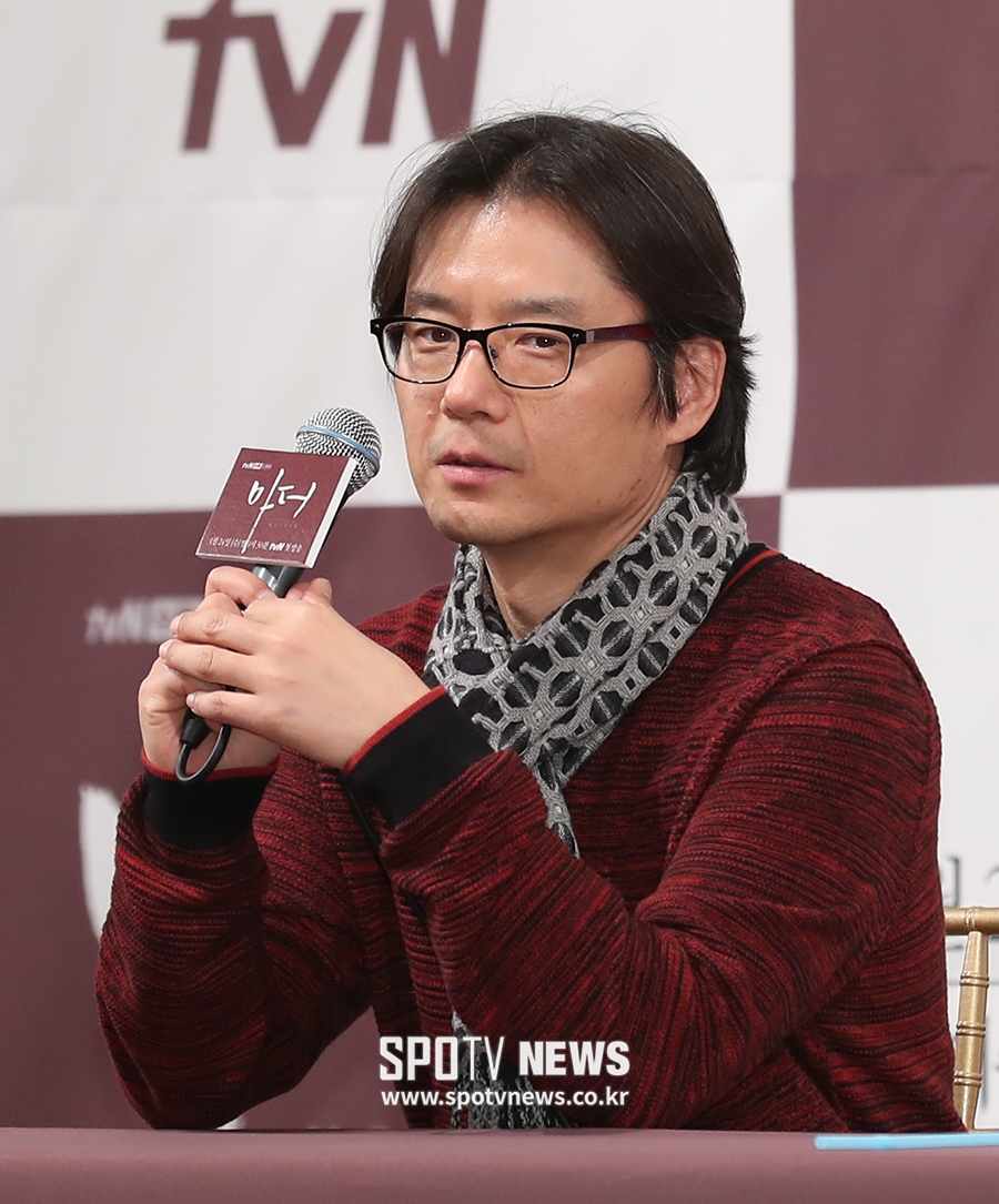 [포토S] 인사하는 김철규 감독