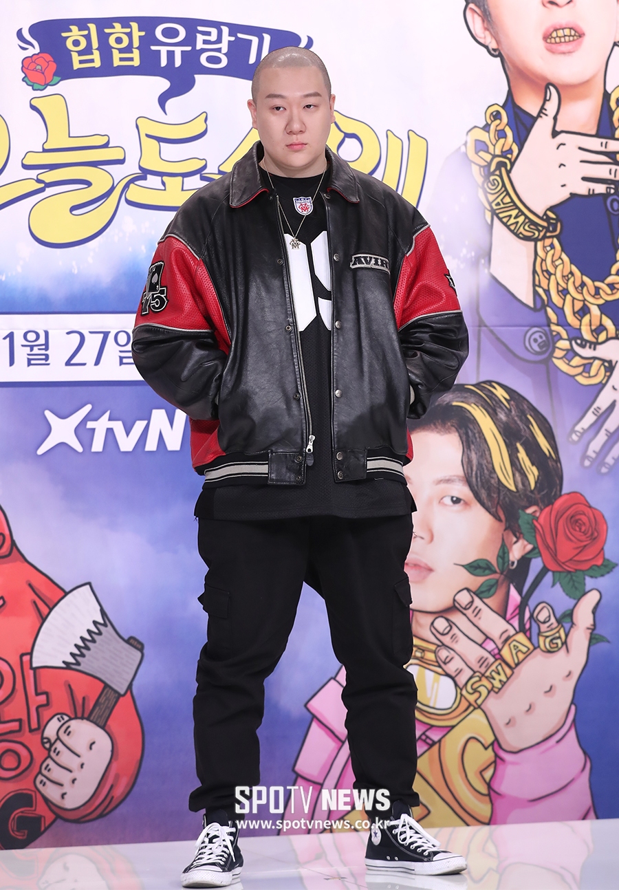 [포토S] 포즈 취하는 래퍼 딥플로우