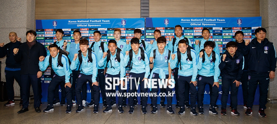 [포토S] 축구대표팀, '터키를 향해 파이팅'